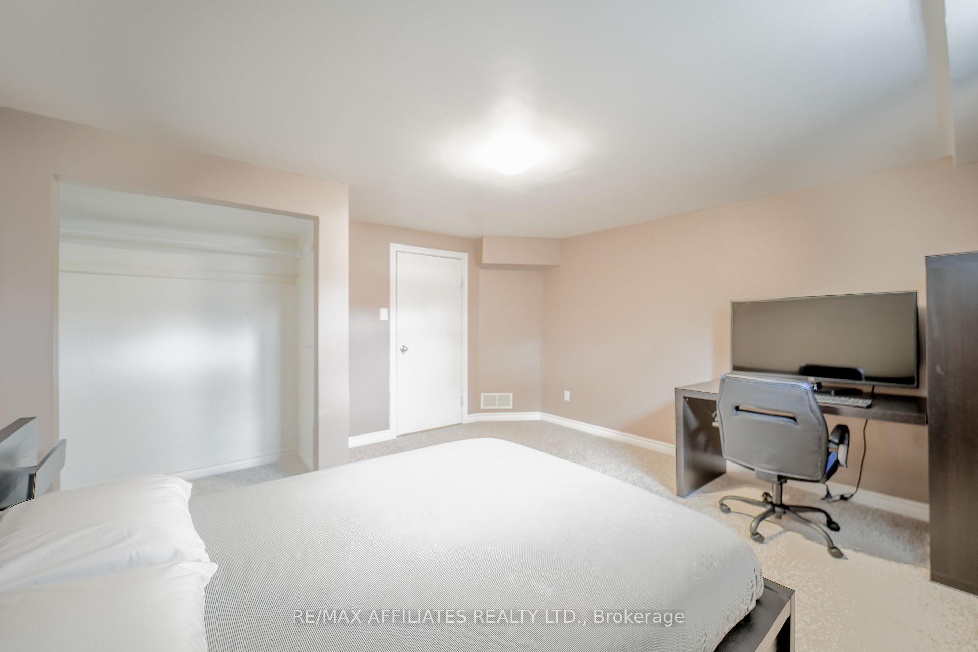Photo 29 of 17 Uxbridge Crescent, Ottawa, Kanata - Glencairn/Hazeldean — HOMEH