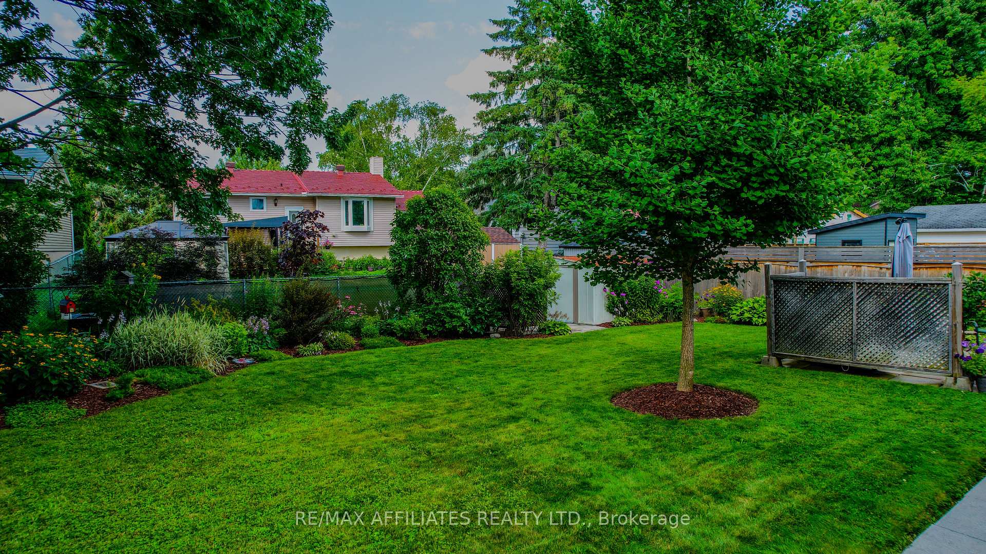 Photo 31 of 17 Uxbridge Crescent, Ottawa, Kanata - Glencairn/Hazeldean — HOMEH