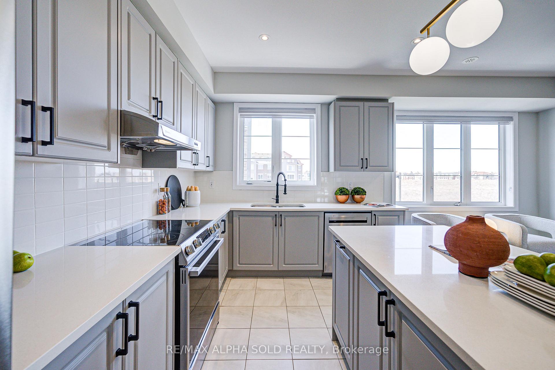 Photo 16 of 132 Cornell Centre Boulevard, Markham, Cornell — HOMEH