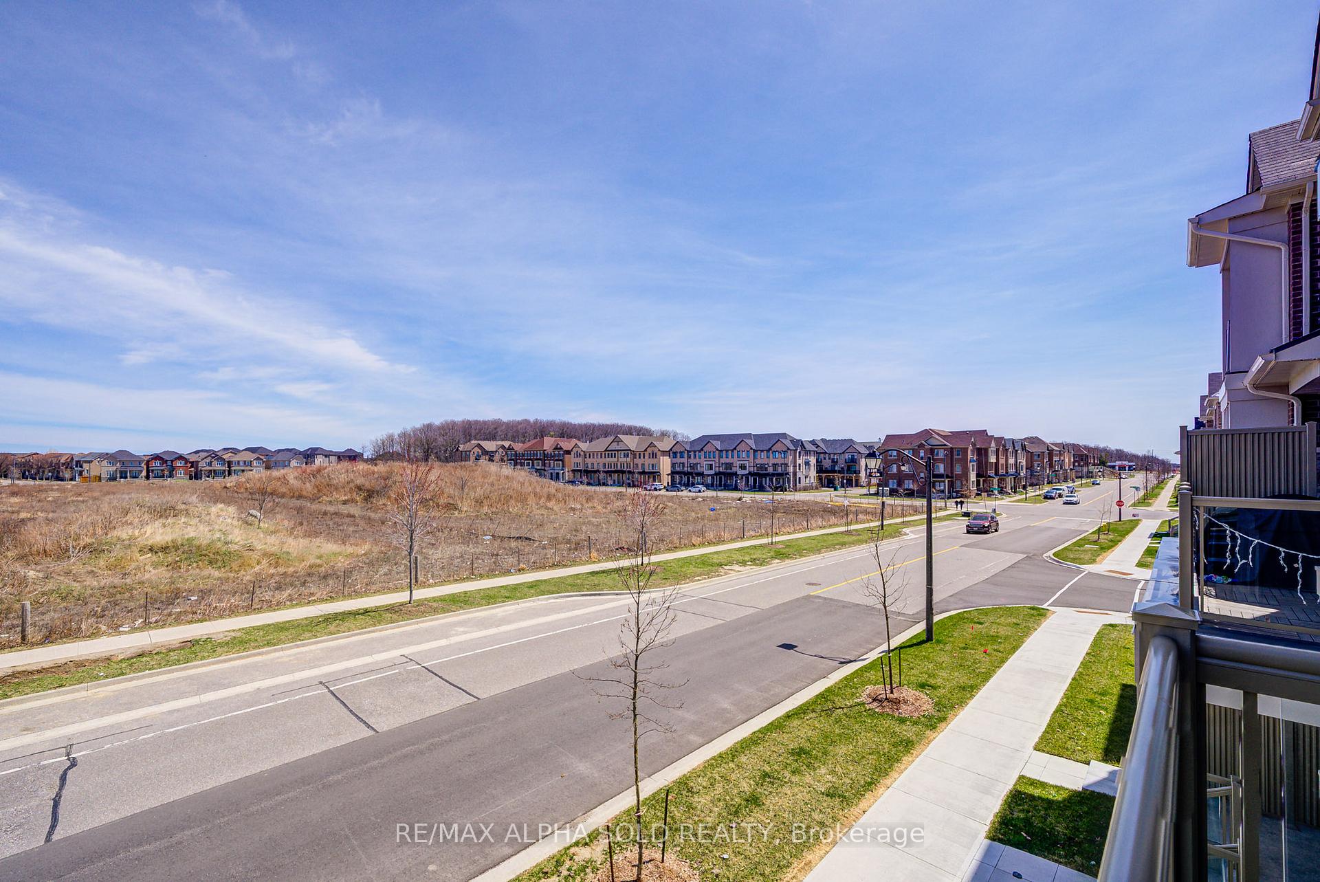 Photo 45 of 132 Cornell Centre Boulevard, Markham, Cornell — HOMEH