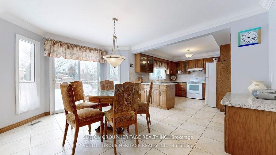 Photo 11 of 25 Jimston Drive, Markham, Milliken Mills East — HOMEH