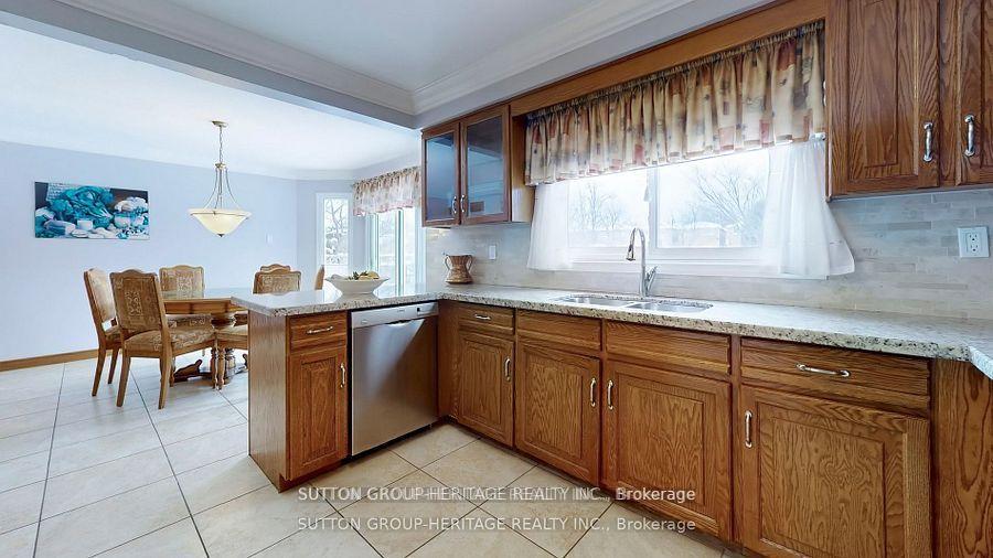 Photo 13 of 25 Jimston Drive, Markham, Milliken Mills East — HOMEH