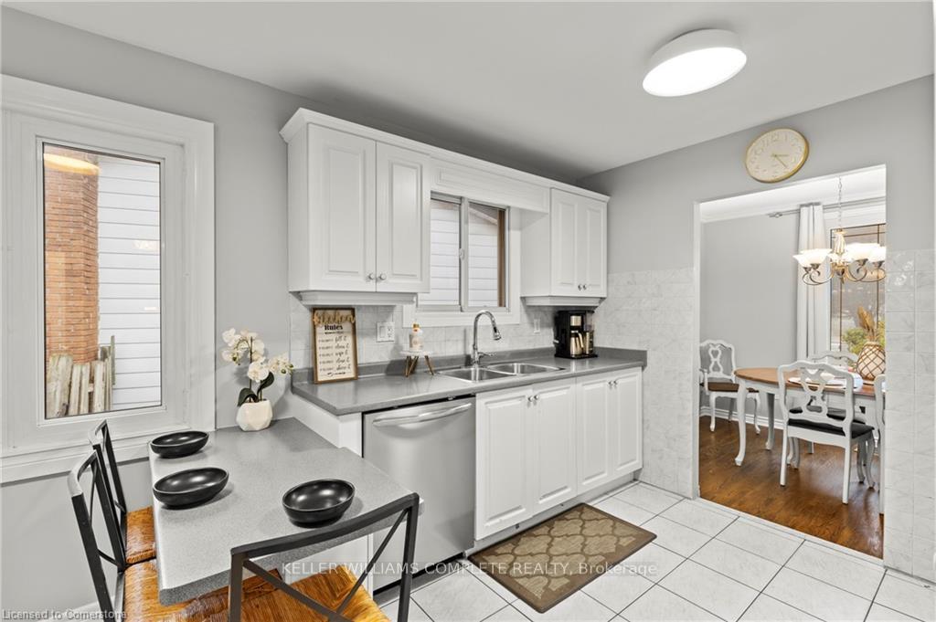 Photo 10 of 38 Brett Court, Hamilton, Eastmount — HOMEH
