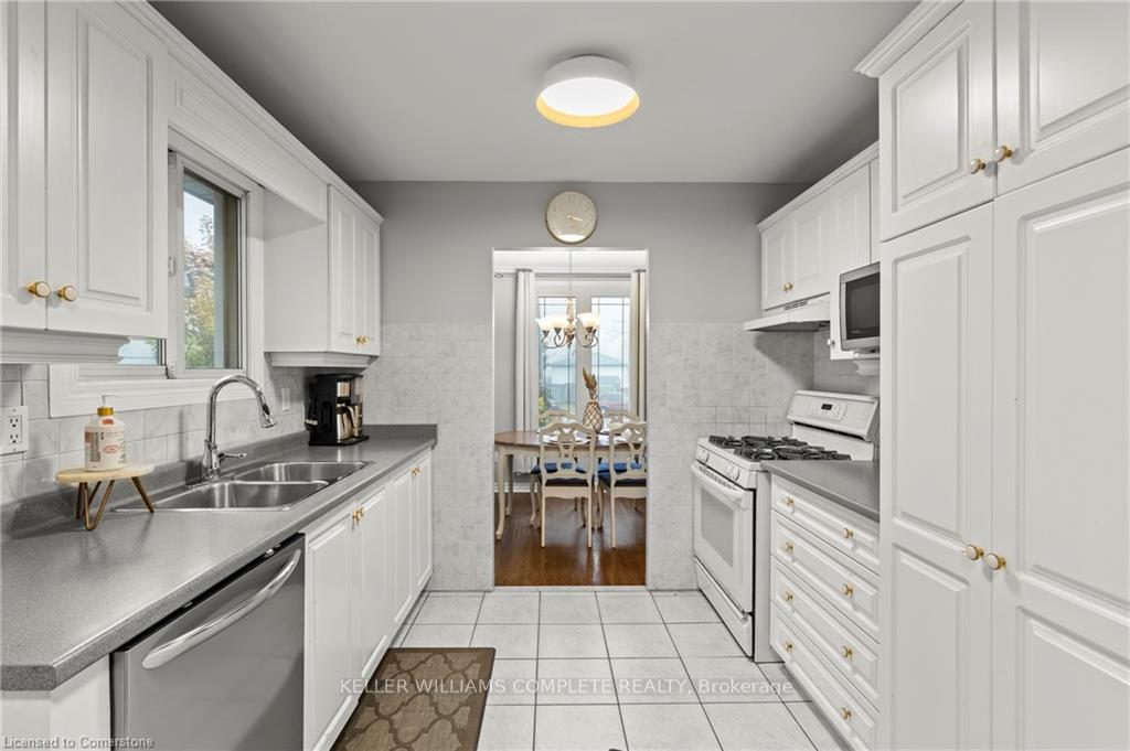 Photo 11 of 38 Brett Court, Hamilton, Eastmount — HOMEH