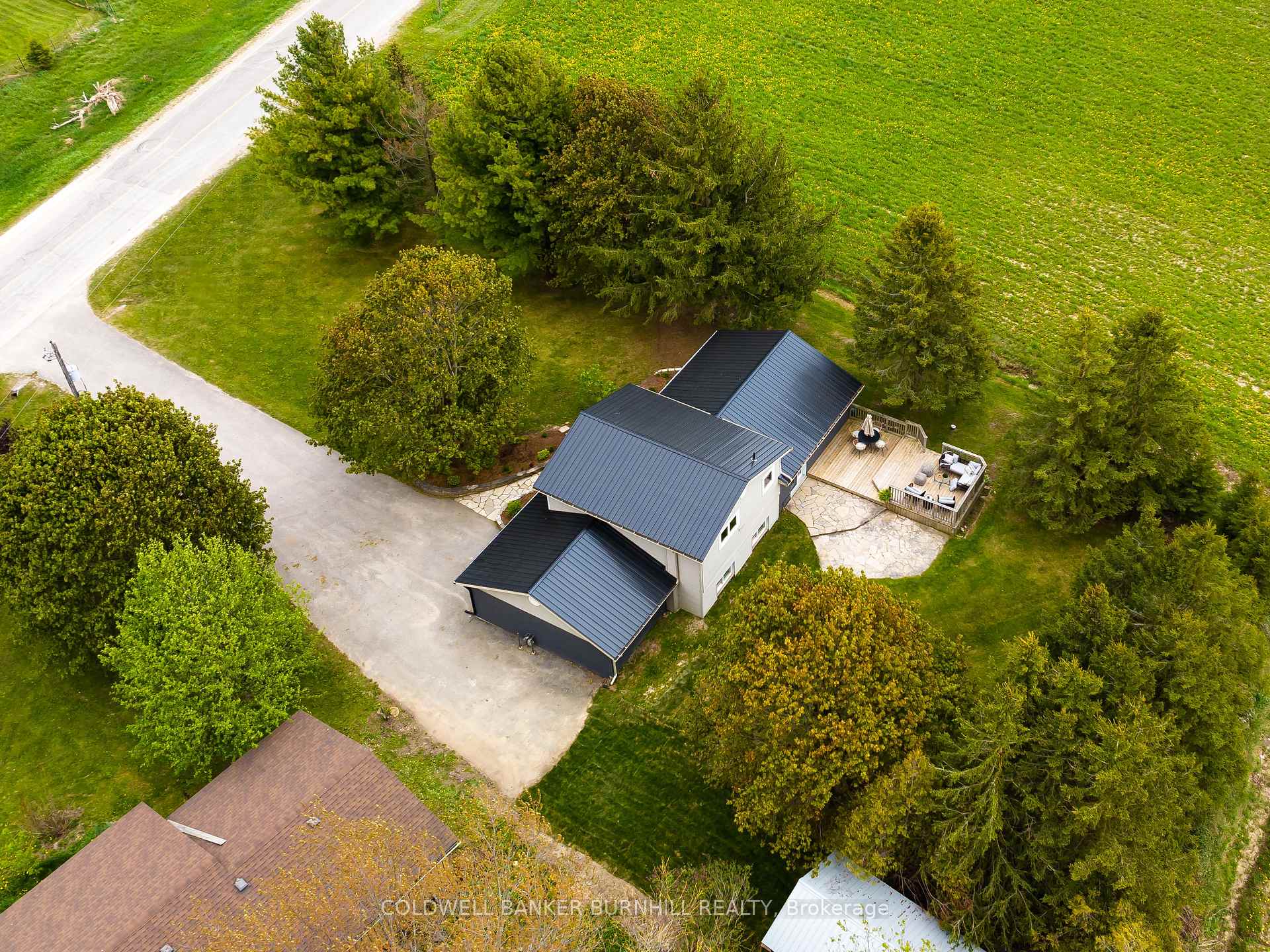 Photo 44 of 9 Mill Street, Amaranth, Rural Amaranth — HOMEH