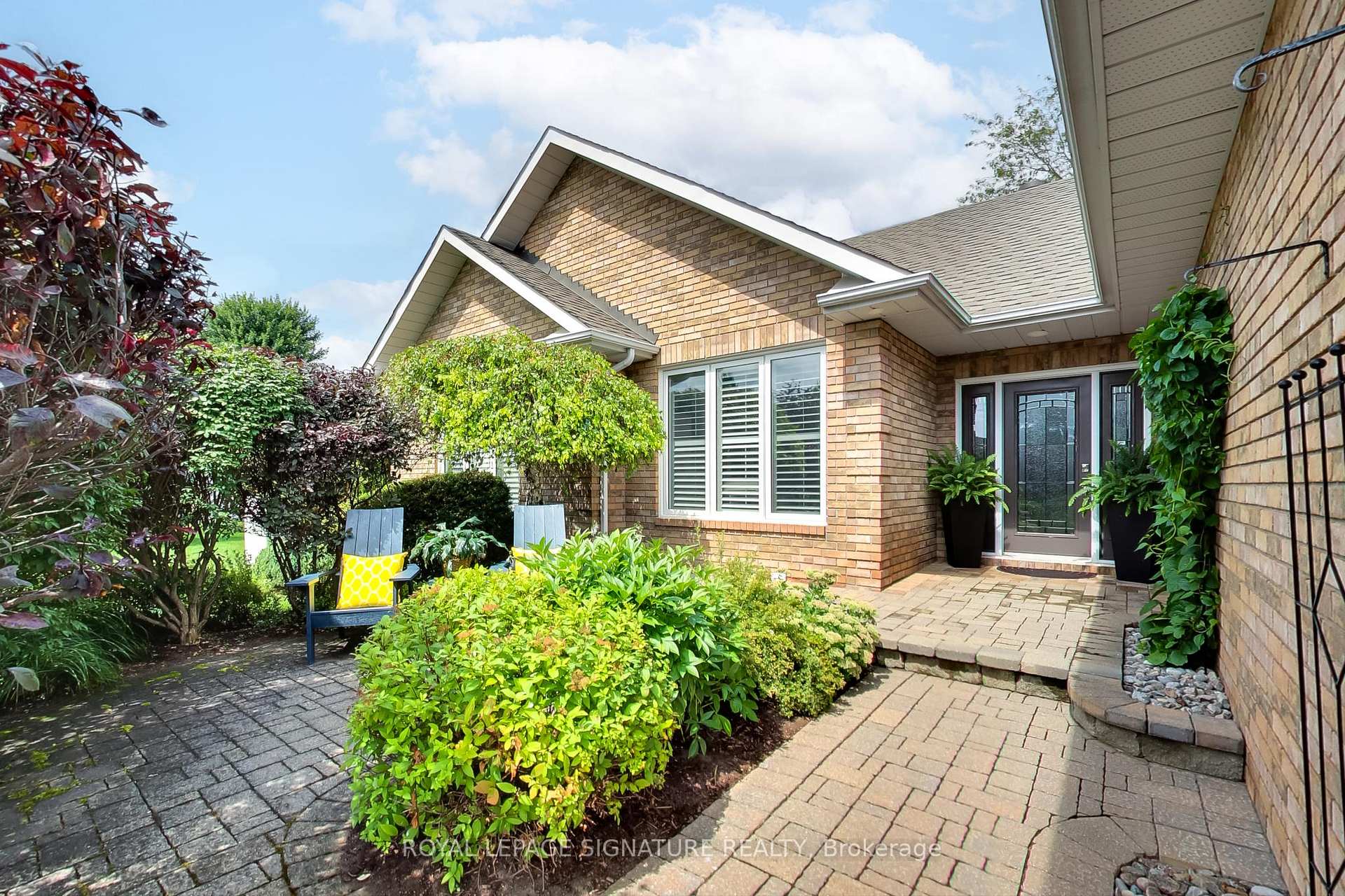 Photo 3 of 10 Willow Bay Drive, Springwater, Midhurst — HOMEH