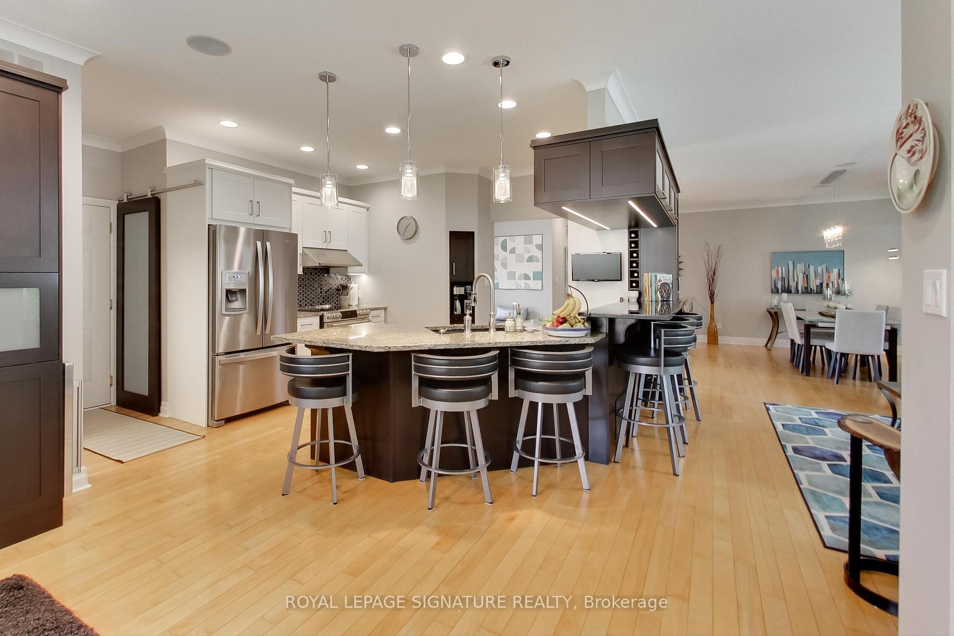 Photo 11 of 10 Willow Bay Drive, Springwater, Midhurst — HOMEH