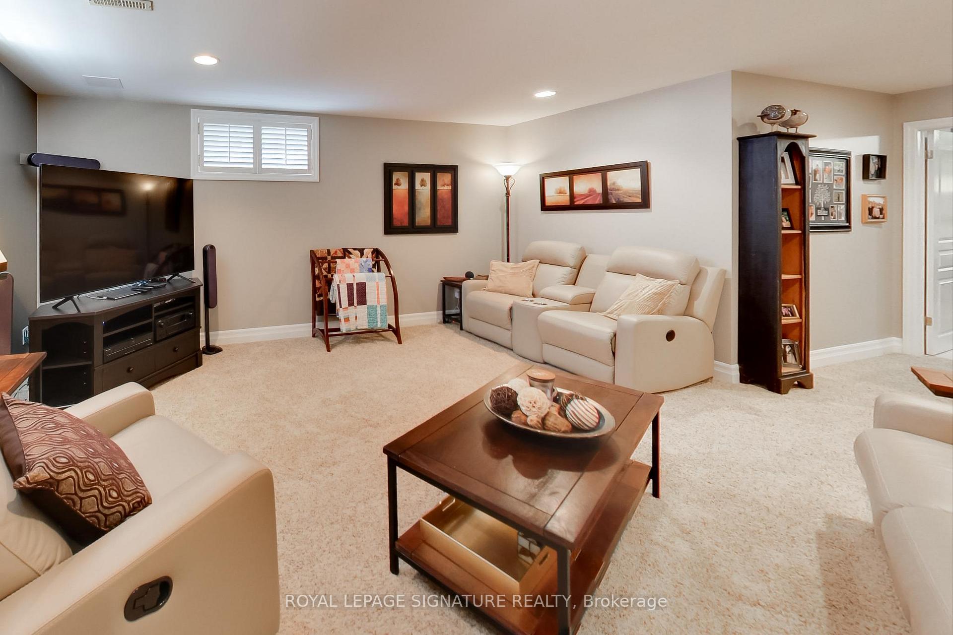 Photo 23 of 10 Willow Bay Drive, Springwater, Midhurst — HOMEH