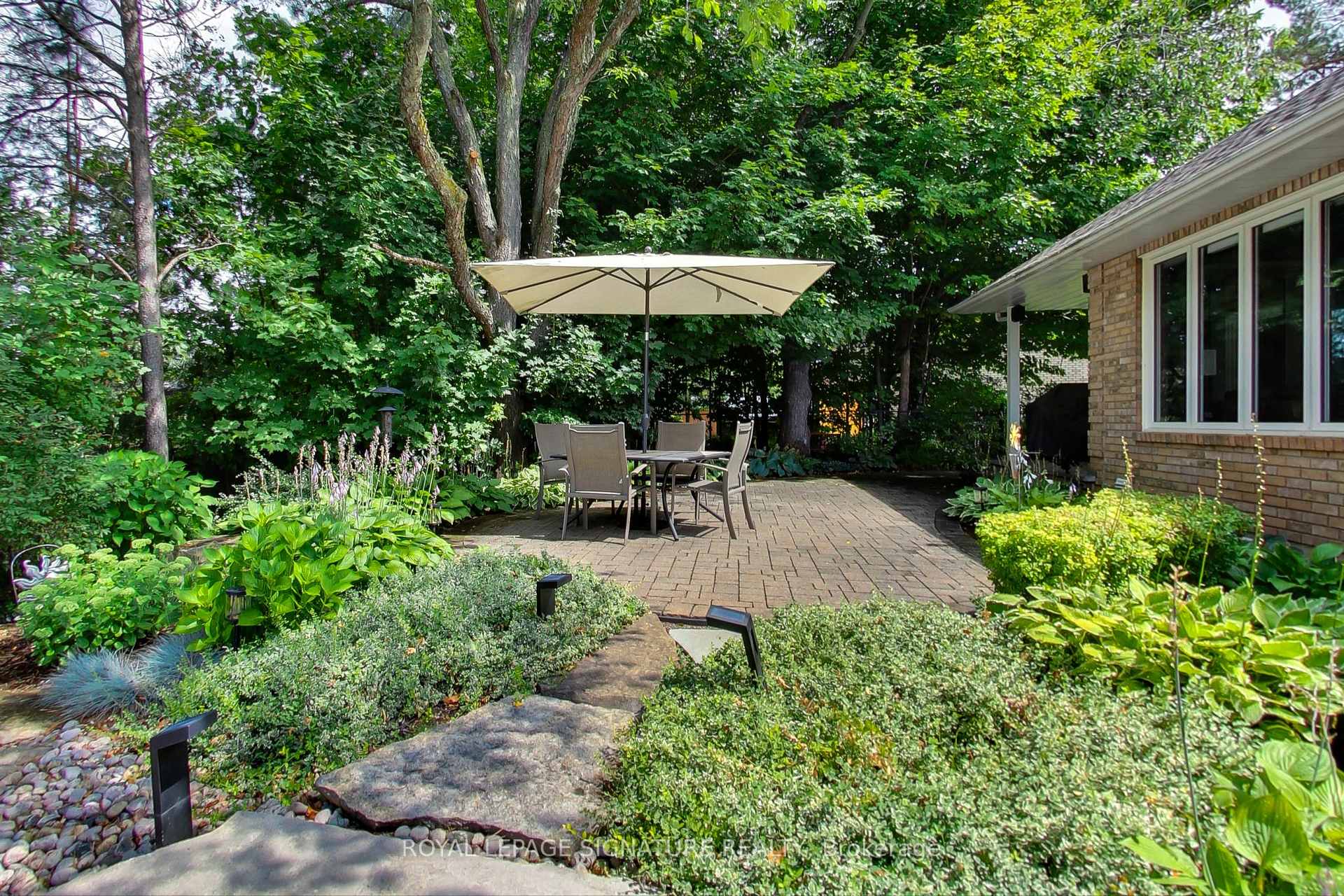 Photo 29 of 10 Willow Bay Drive, Springwater, Midhurst — HOMEH