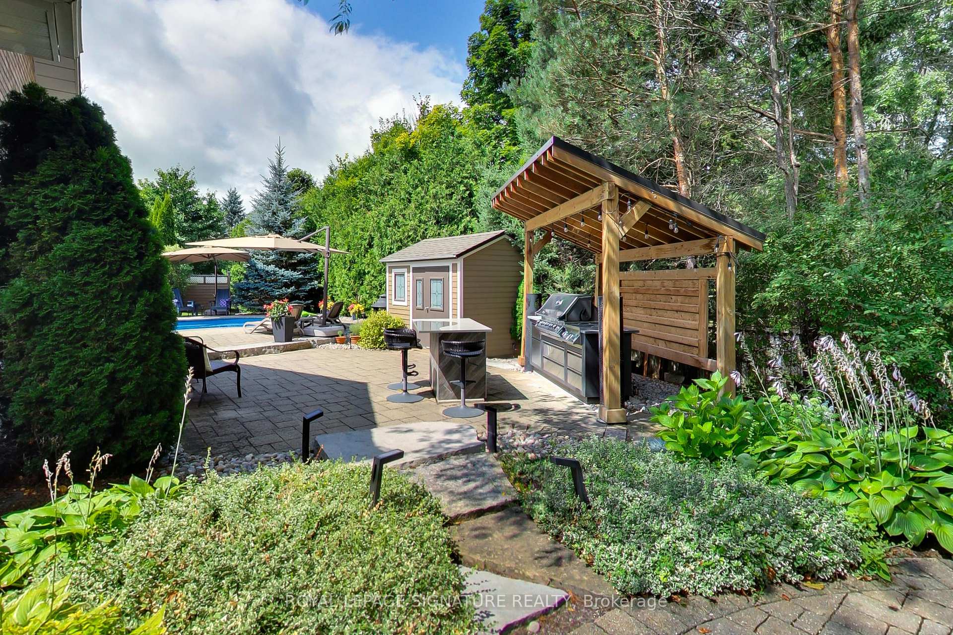 Photo 30 of 10 Willow Bay Drive, Springwater, Midhurst — HOMEH