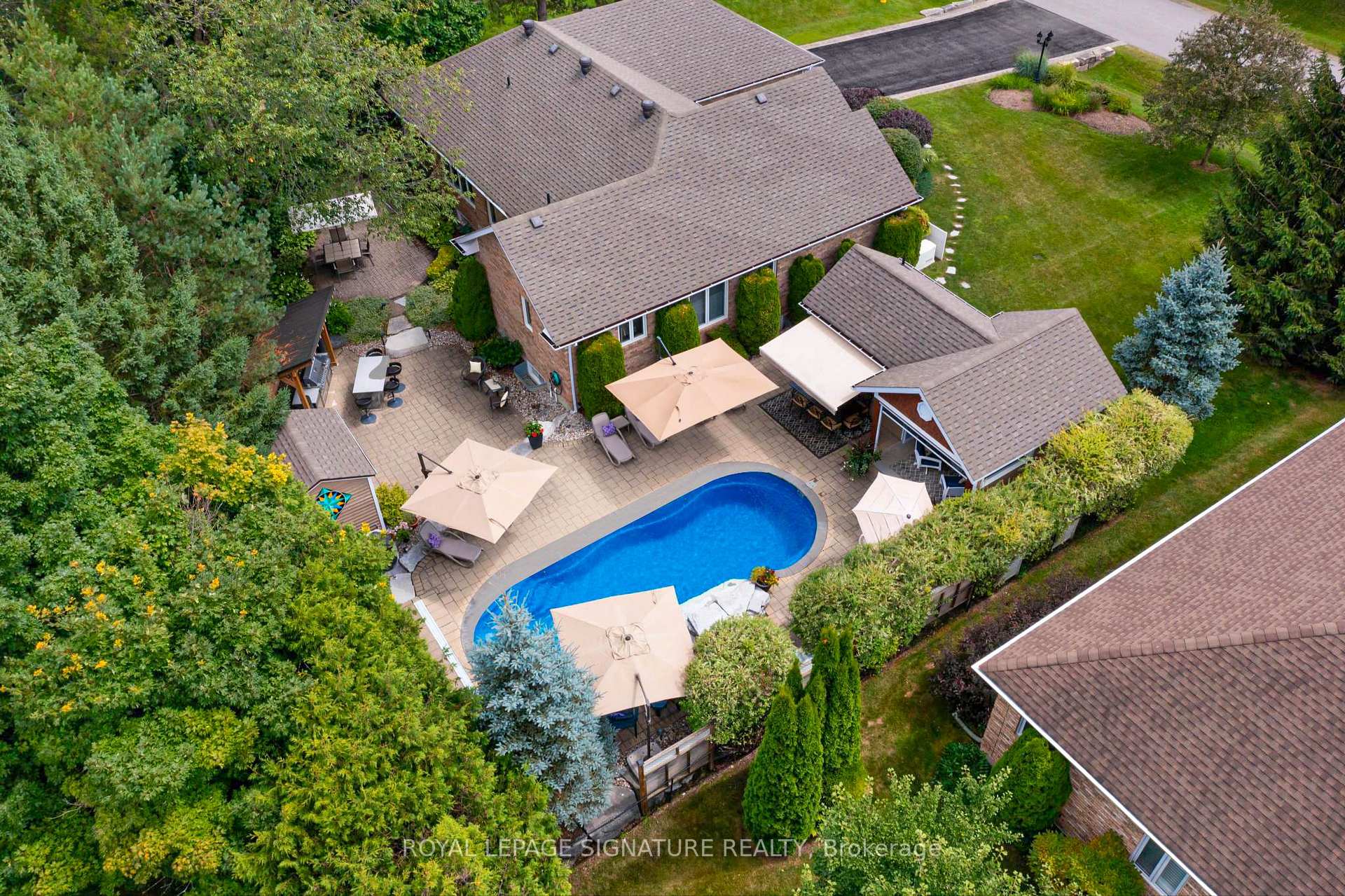 Photo 35 of 10 Willow Bay Drive, Springwater, Midhurst — HOMEH