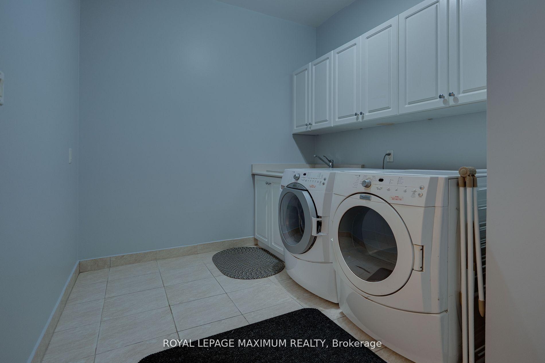Photo 6 of 222 Kimber Crescent, Vaughan, East Woodbridge — HOMEH