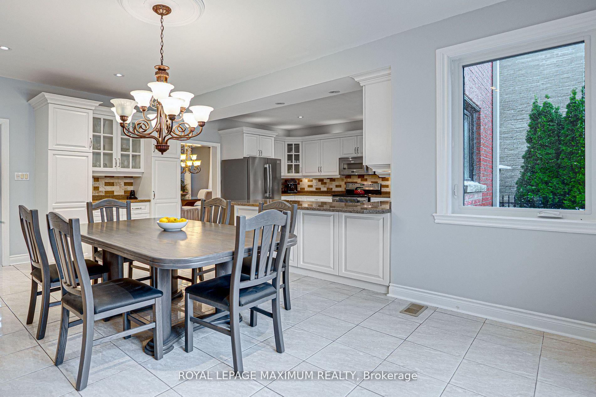 Photo 26 of 222 Kimber Crescent, Vaughan, East Woodbridge — HOMEH