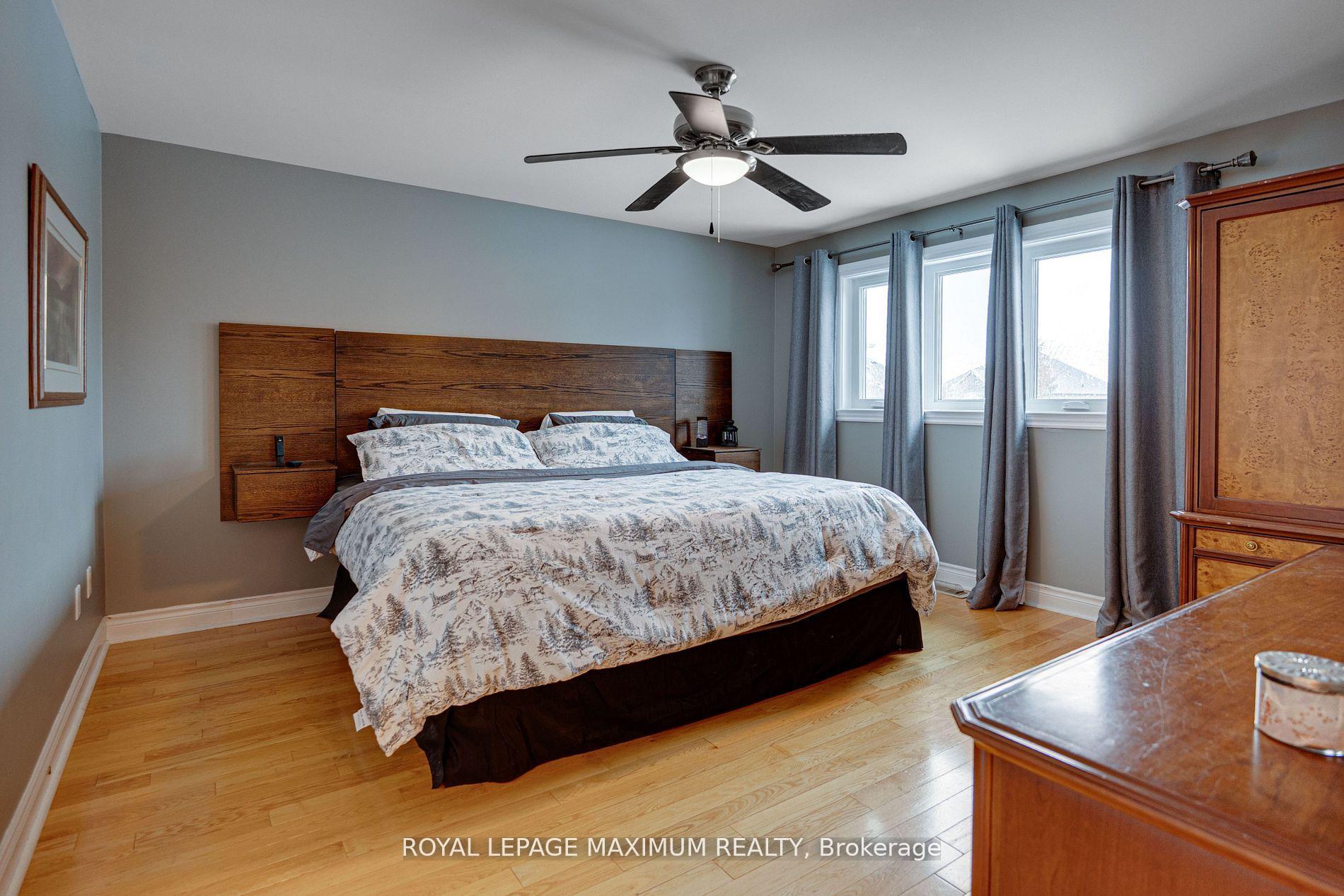 Photo 12 of 222 Kimber Crescent, Vaughan, East Woodbridge — HOMEH