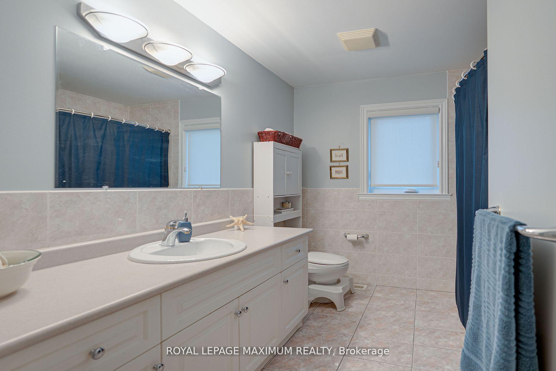 Photo 34 of 222 Kimber Crescent, Vaughan, East Woodbridge — HOMEH