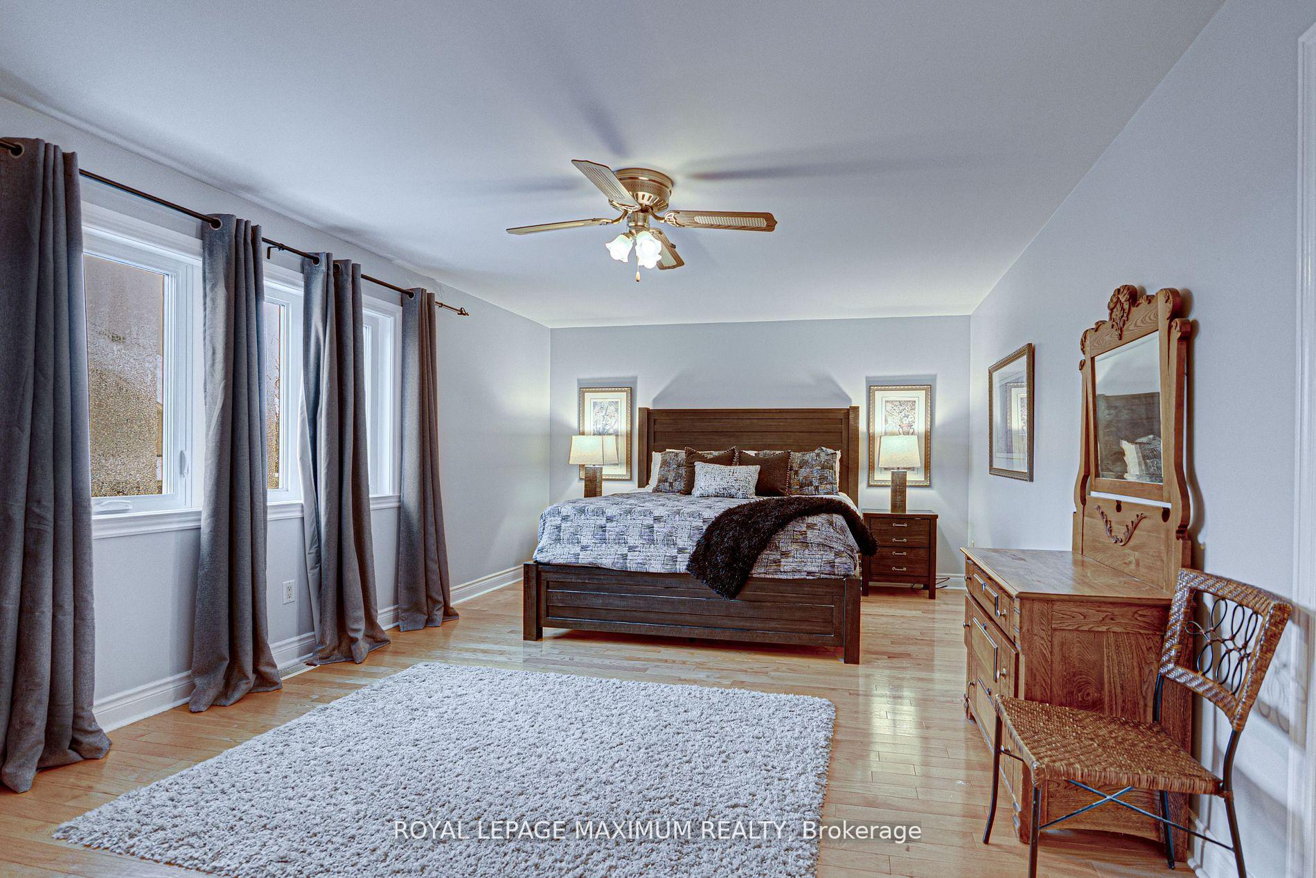 Photo 32 of 222 Kimber Crescent, Vaughan, East Woodbridge — HOMEH