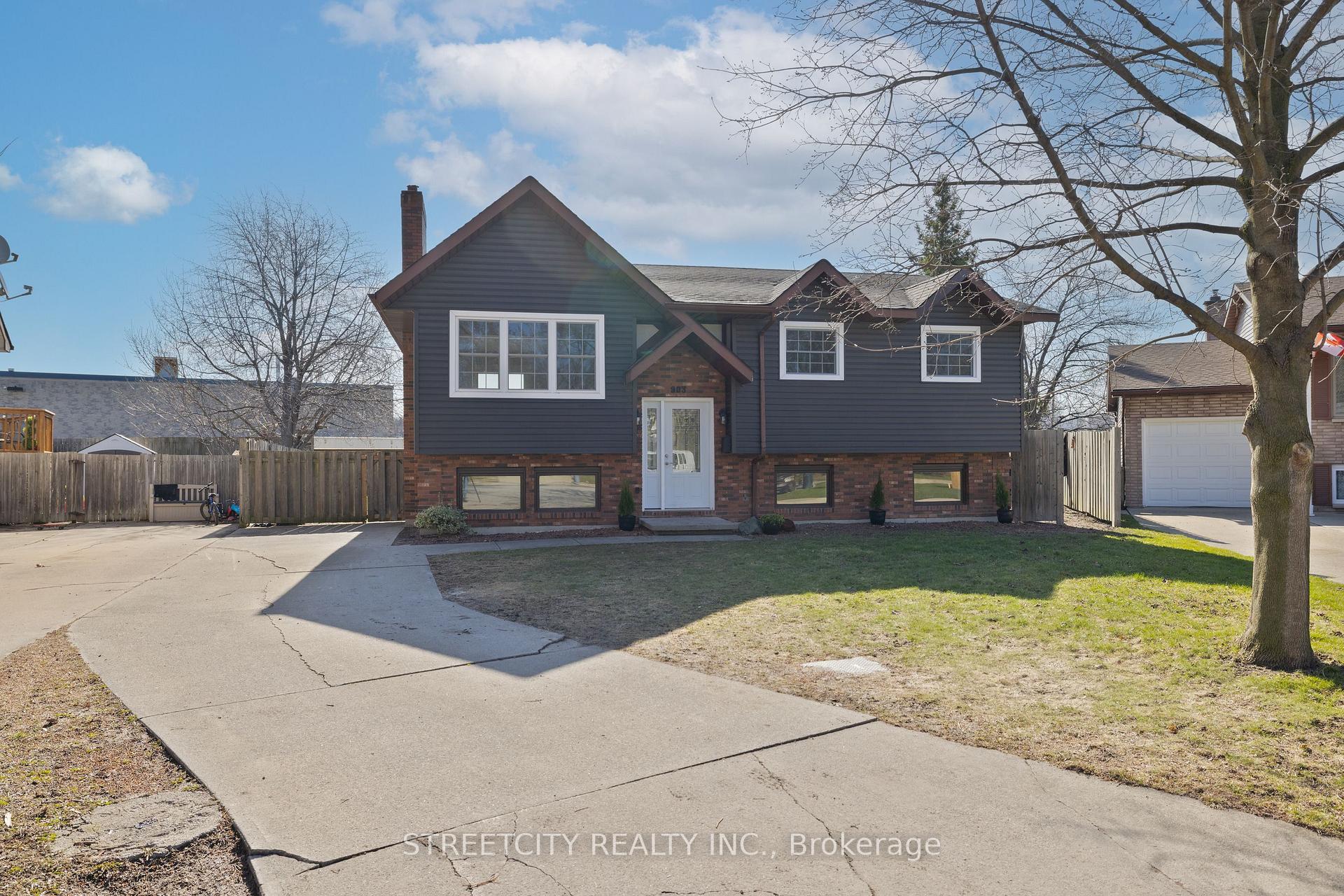 Front of 903 Westbury Court