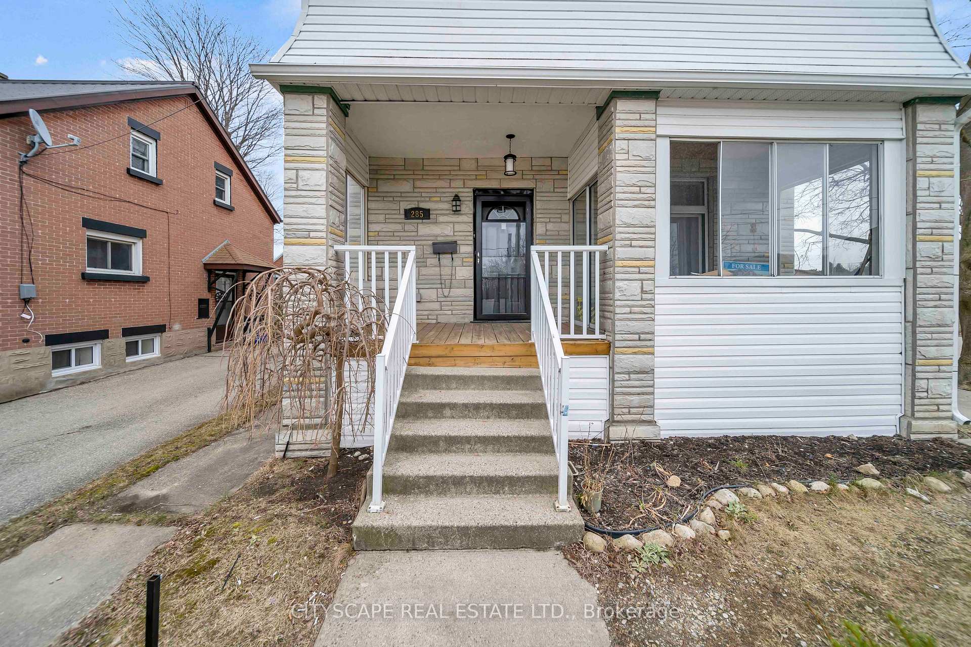 Photo 3 of 285 Borden Avenue S, Kitchener — HOMEH