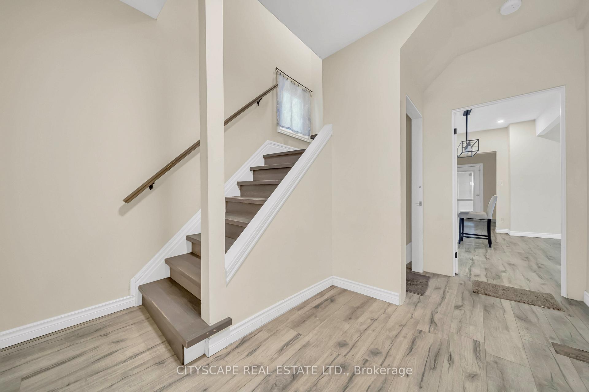 Photo 4 of 285 Borden Avenue S, Kitchener — HOMEH