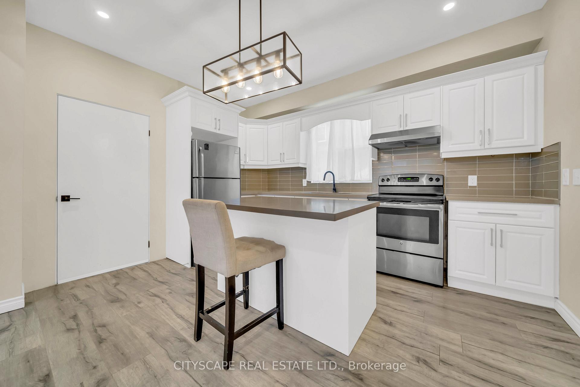 Photo 2 of 285 Borden Avenue S, Kitchener — HOMEH