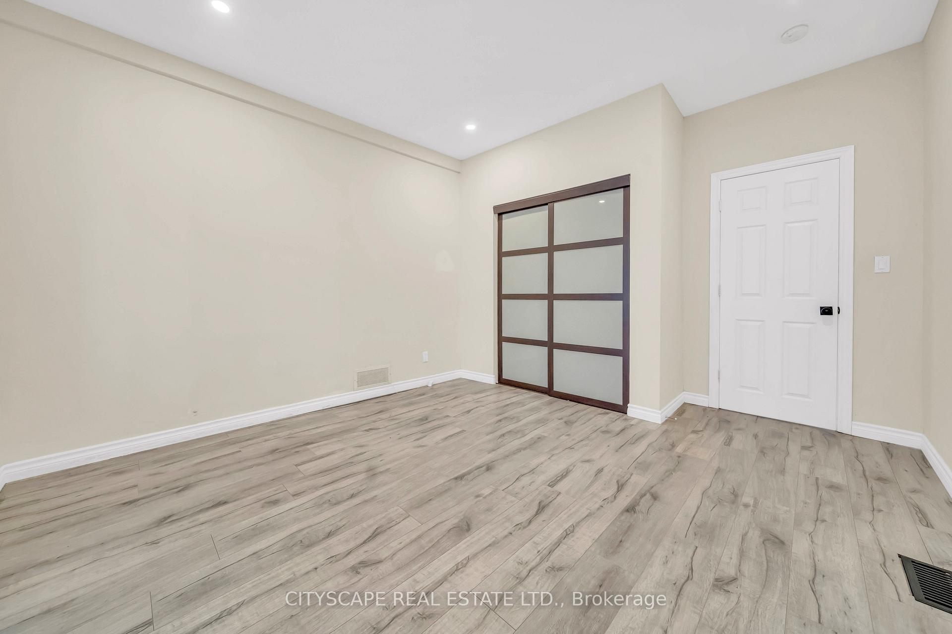 Photo 10 of 285 Borden Avenue S, Kitchener — HOMEH
