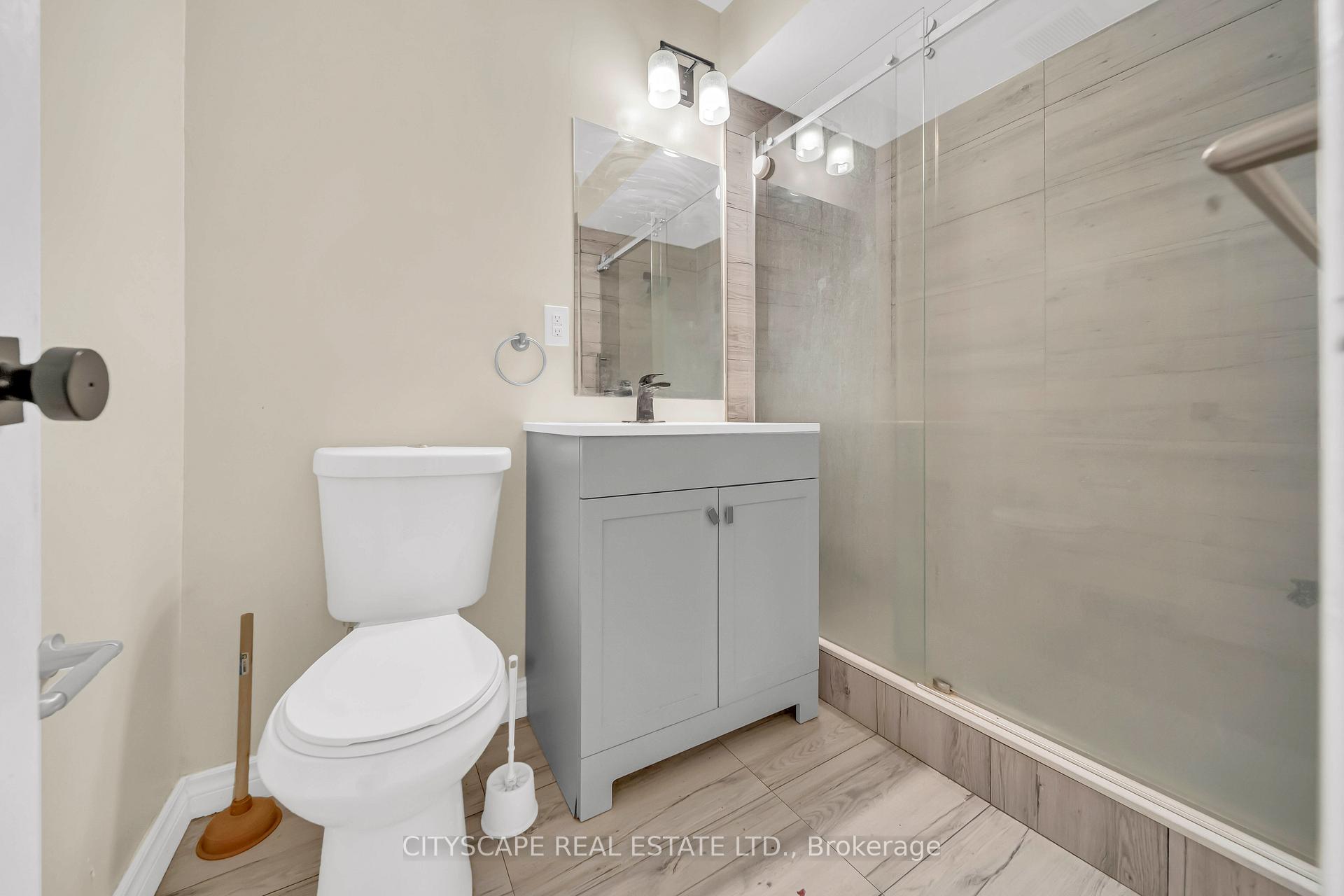 Photo 20 of 285 Borden Avenue S, Kitchener — HOMEH