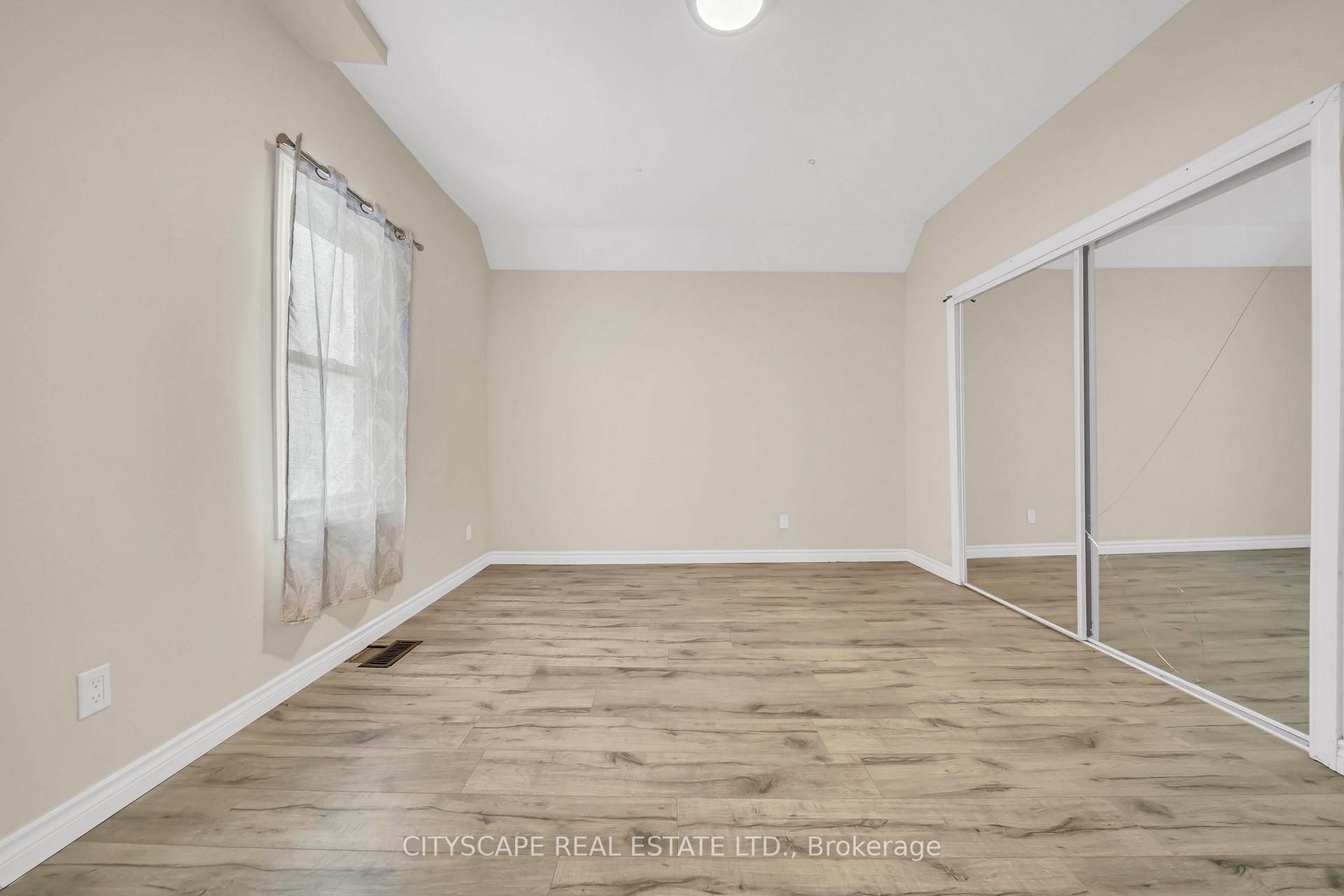 Photo 25 of 285 Borden Avenue S, Kitchener — HOMEH