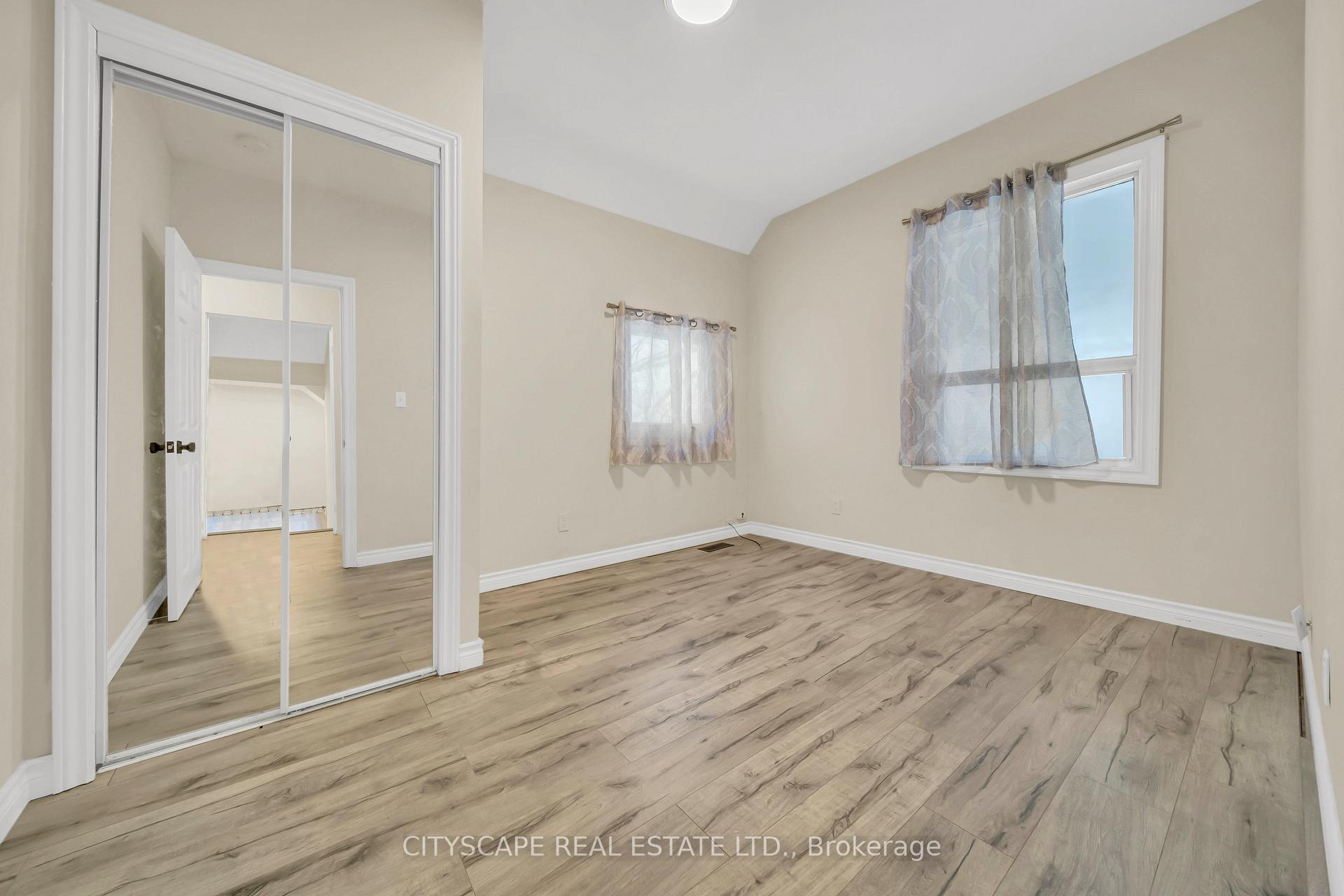 Photo 32 of 285 Borden Avenue S, Kitchener — HOMEH