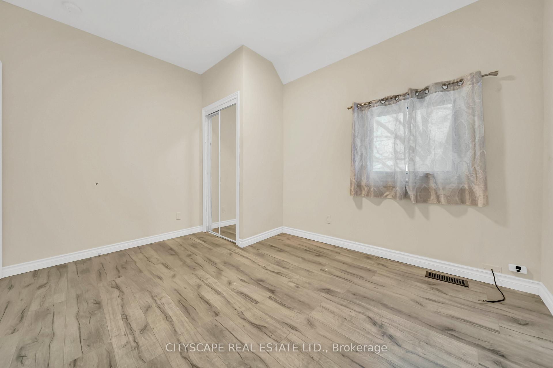 Photo 30 of 285 Borden Avenue S, Kitchener — HOMEH