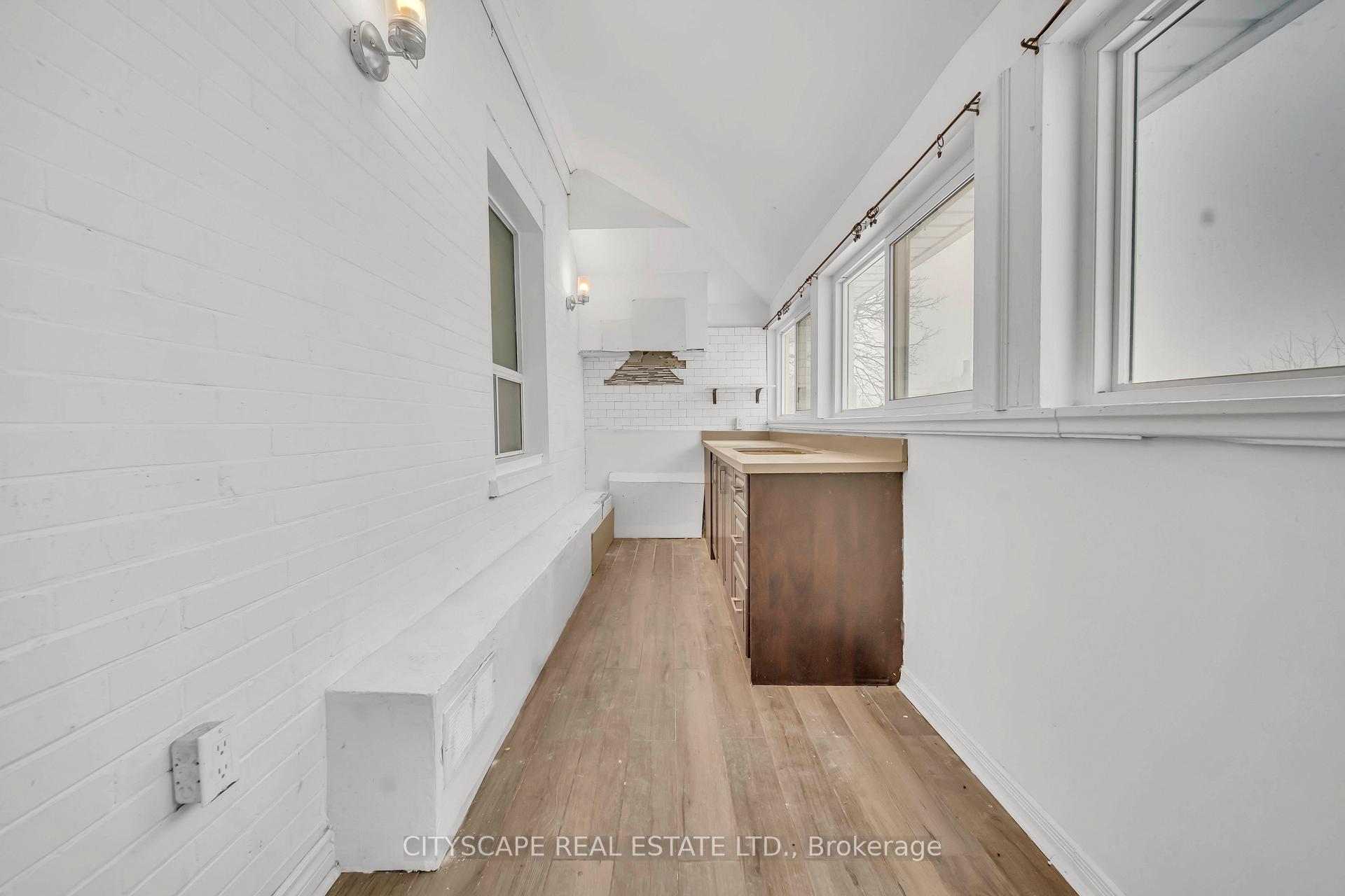Photo 21 of 285 Borden Avenue S, Kitchener — HOMEH