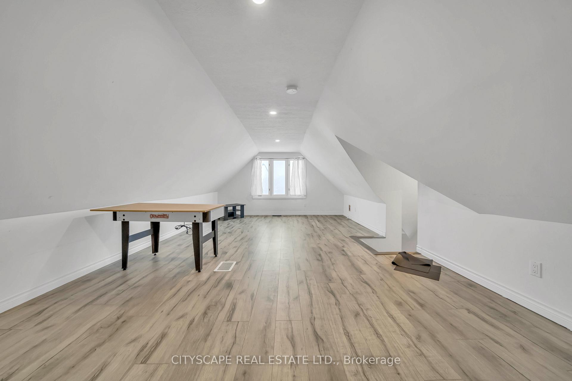 Photo 18 of 285 Borden Avenue S, Kitchener — HOMEH