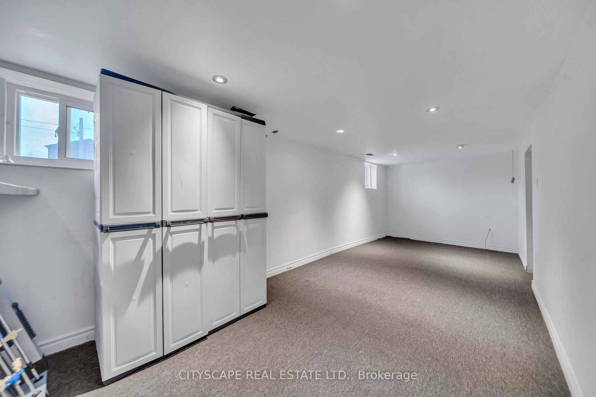 Photo 23 of 285 Borden Avenue S, Kitchener — HOMEH
