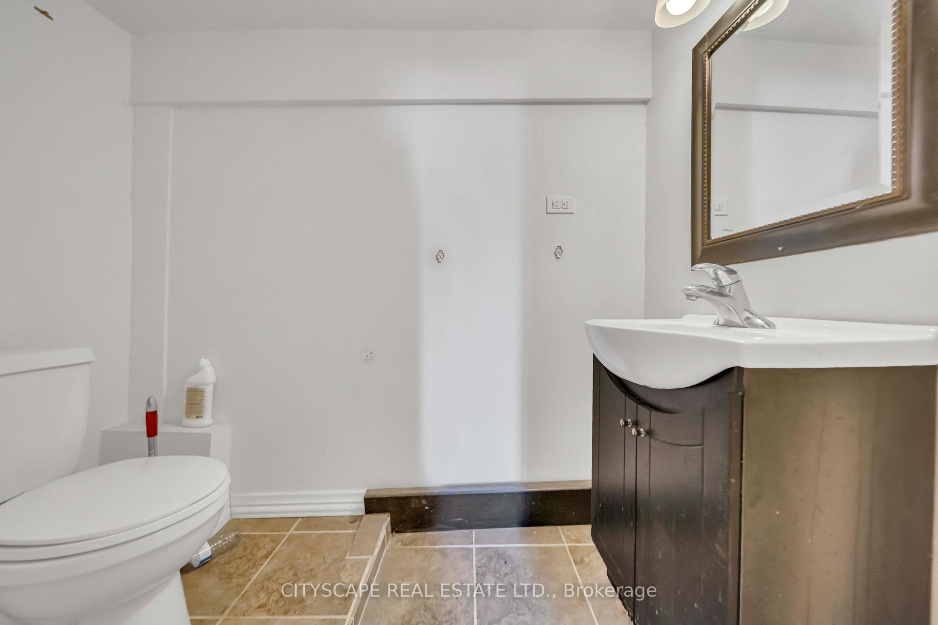 Photo 33 of 285 Borden Avenue S, Kitchener — HOMEH