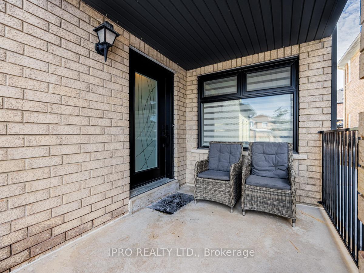 Photo 3 of 11 Carriage House Road, Caledon, Bolton East — HOMEH
