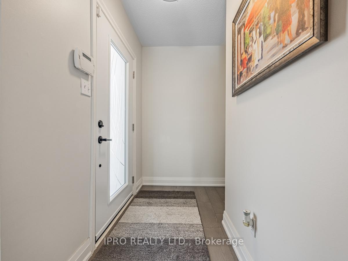 Photo 2 of 11 Carriage House Road, Caledon, Bolton East — HOMEH