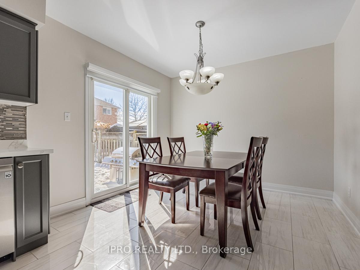 Photo 13 of 11 Carriage House Road, Caledon, Bolton East — HOMEH