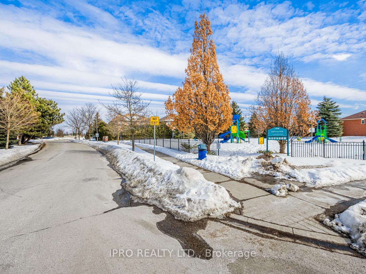 Photo 32 of 11 Carriage House Road, Caledon, Bolton East — HOMEH