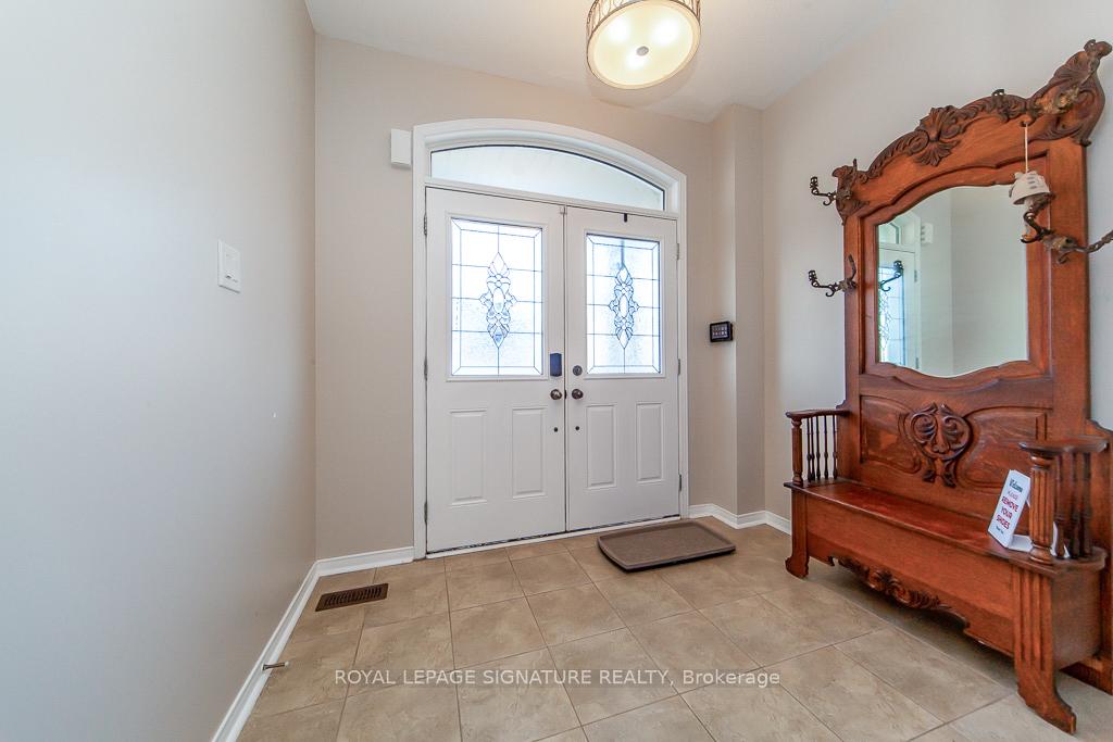 Photo 3 of 15 Overlander Way, Vaughan, Patterson — HOMEH