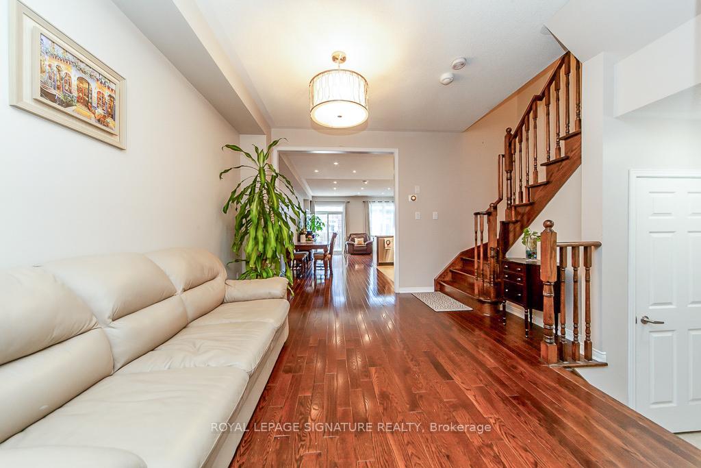Photo 17 of 15 Overlander Way, Vaughan, Patterson — HOMEH