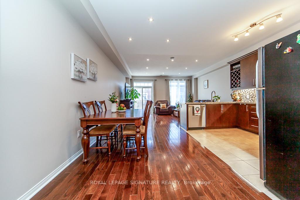 Photo 6 of 15 Overlander Way, Vaughan, Patterson — HOMEH