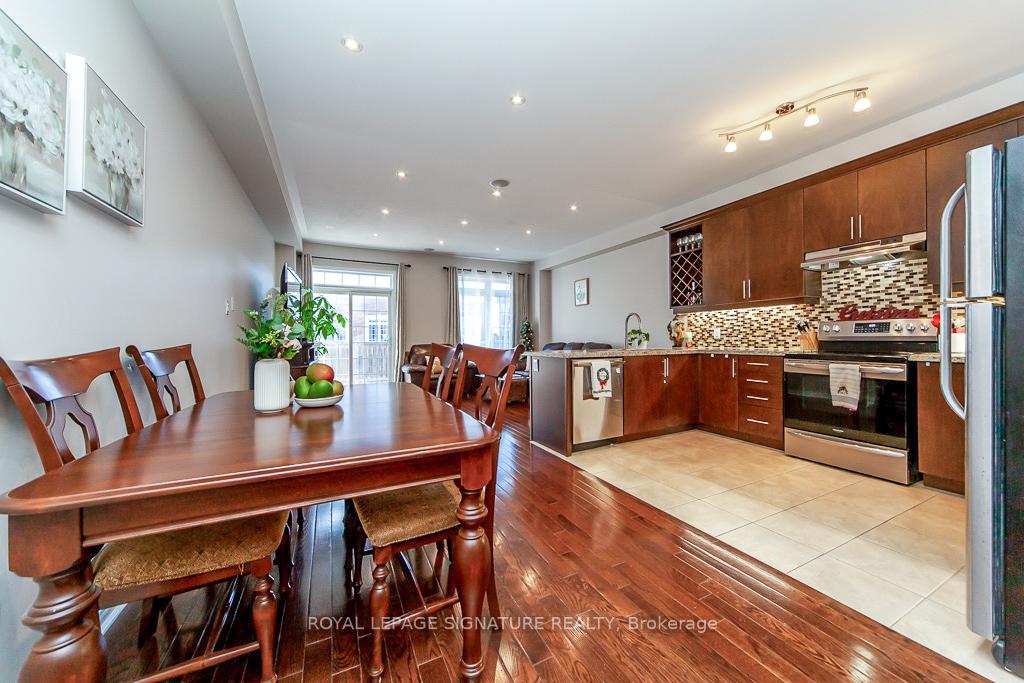 Photo 15 of 15 Overlander Way, Vaughan, Patterson — HOMEH