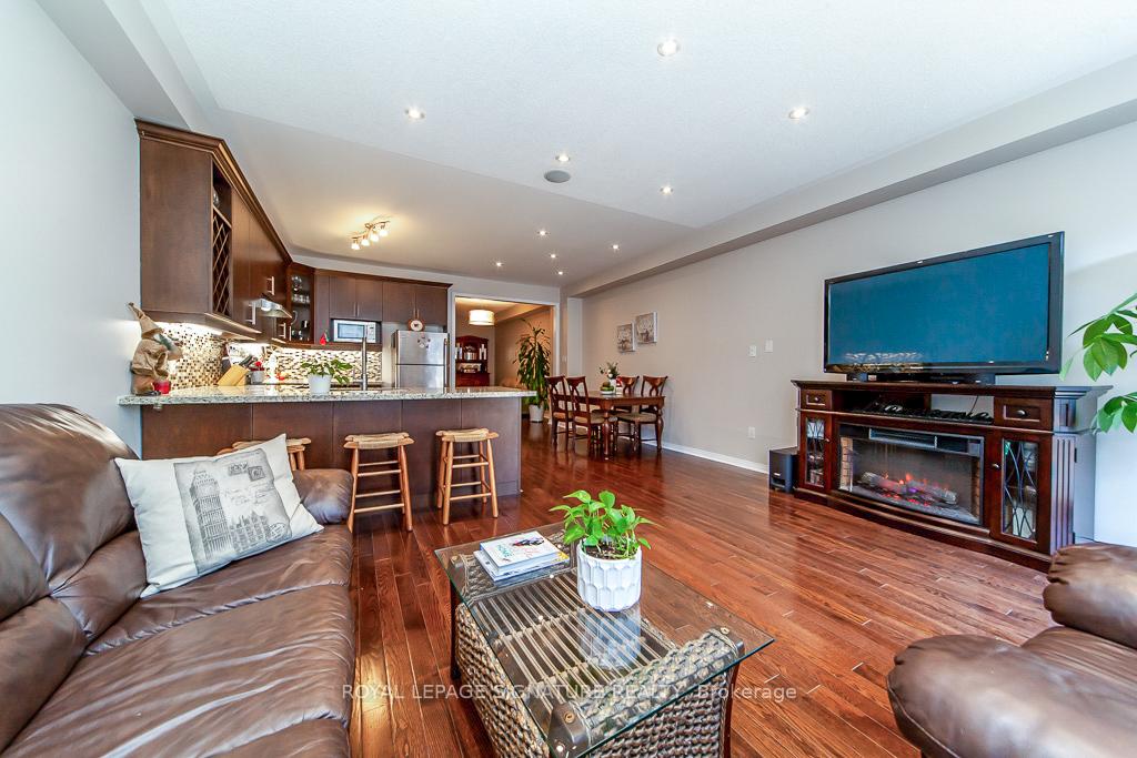 Photo 9 of 15 Overlander Way, Vaughan, Patterson — HOMEH