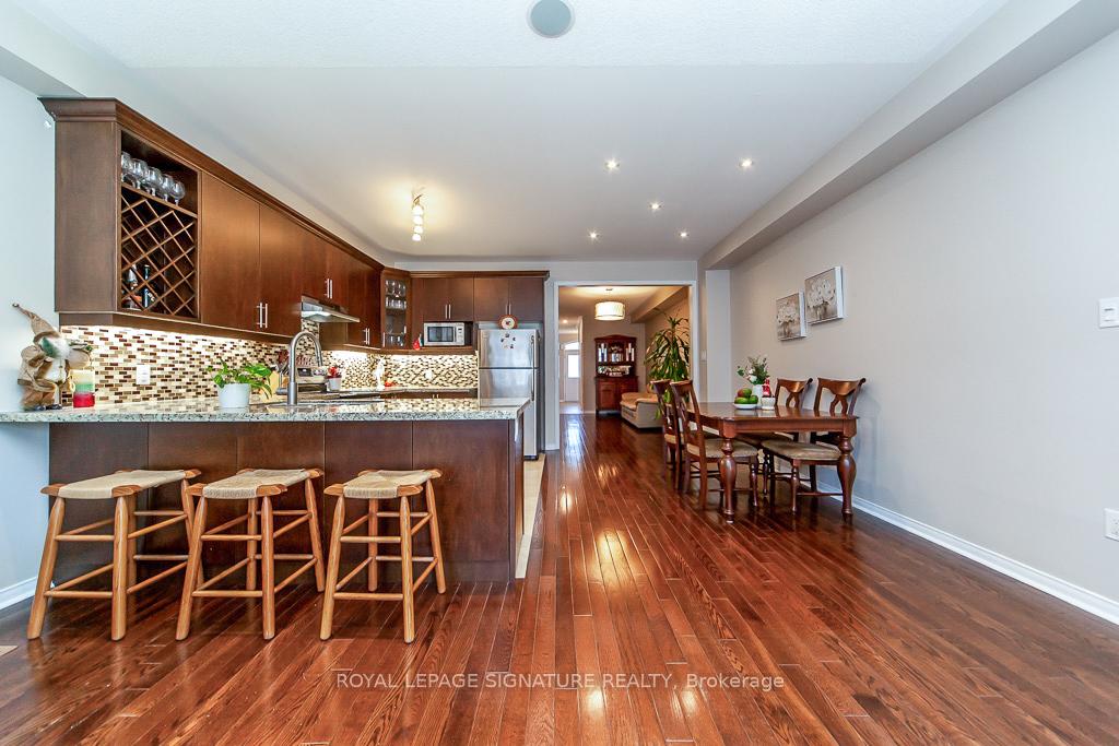 Photo 7 of 15 Overlander Way, Vaughan, Patterson — HOMEH