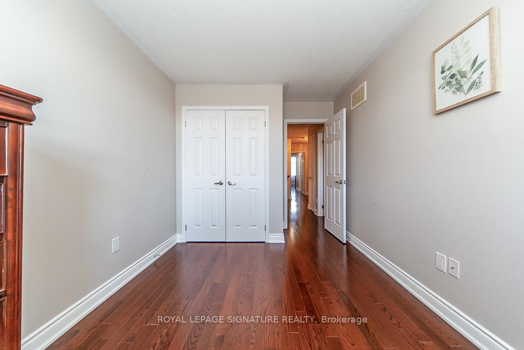 Photo 24 of 15 Overlander Way, Vaughan, Patterson — HOMEH
