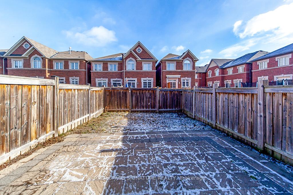 Photo 38 of 15 Overlander Way, Vaughan, Patterson — HOMEH