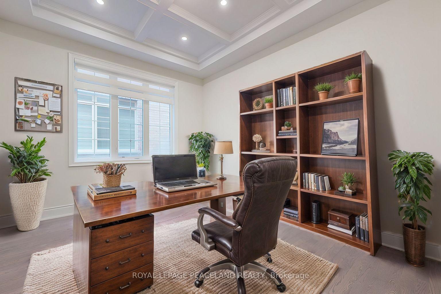 Photo 8 of 20 Rolling Green Court, Vaughan, Kleinburg — HOMEH