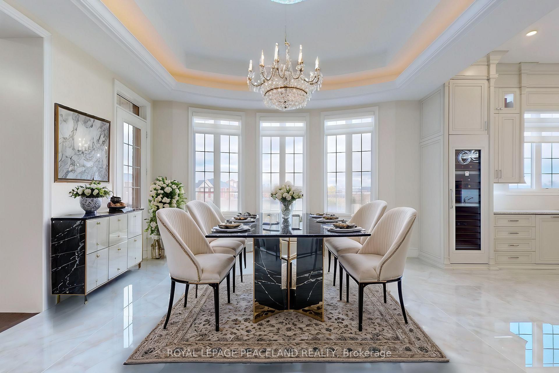 Photo 12 of 20 Rolling Green Court, Vaughan, Kleinburg — HOMEH