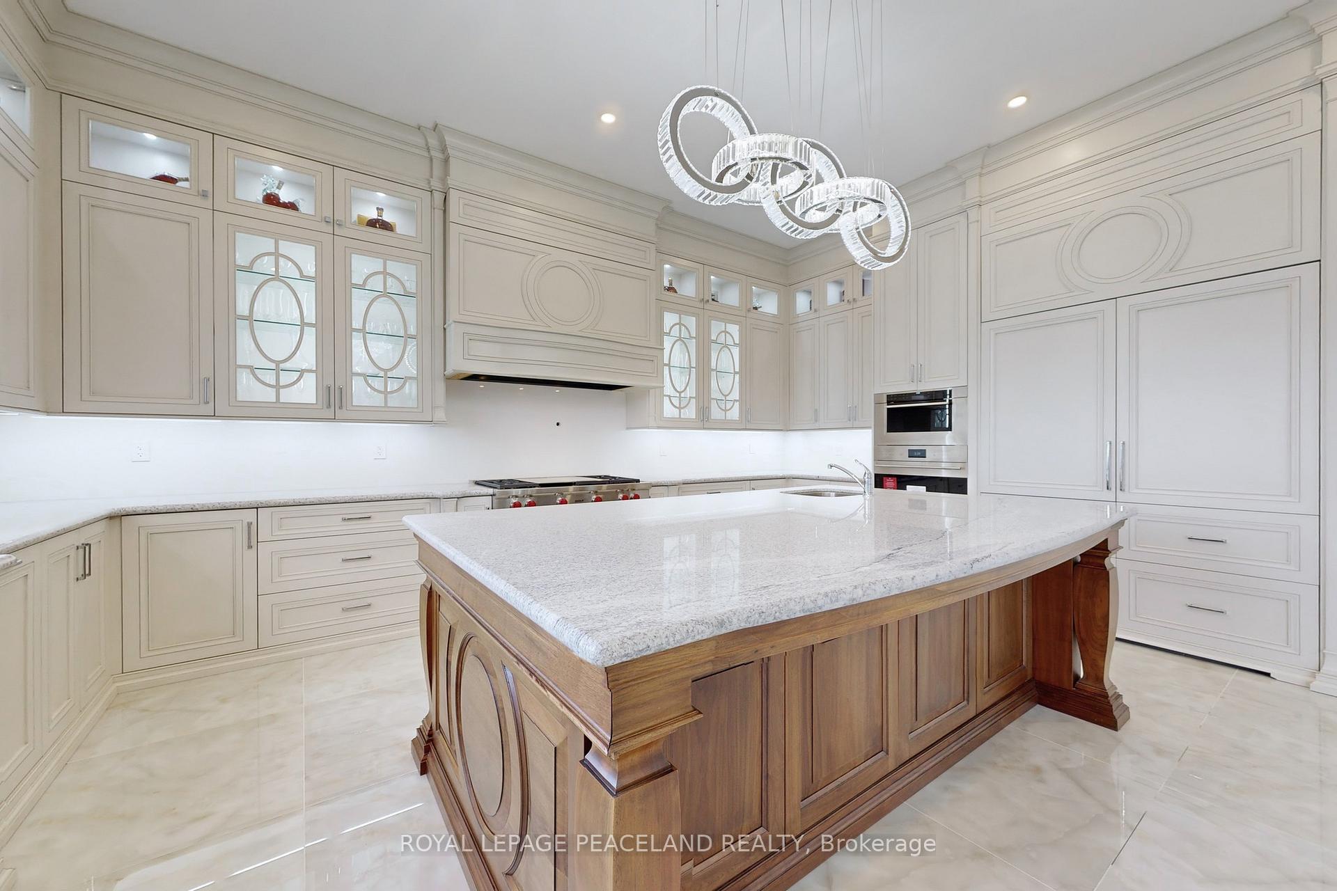 Photo 11 of 20 Rolling Green Court, Vaughan, Kleinburg — HOMEH