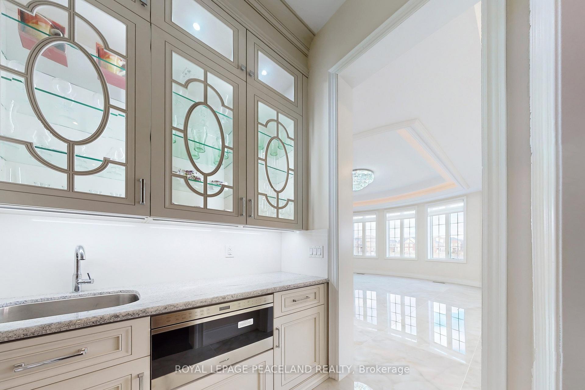 Photo 14 of 20 Rolling Green Court, Vaughan, Kleinburg — HOMEH