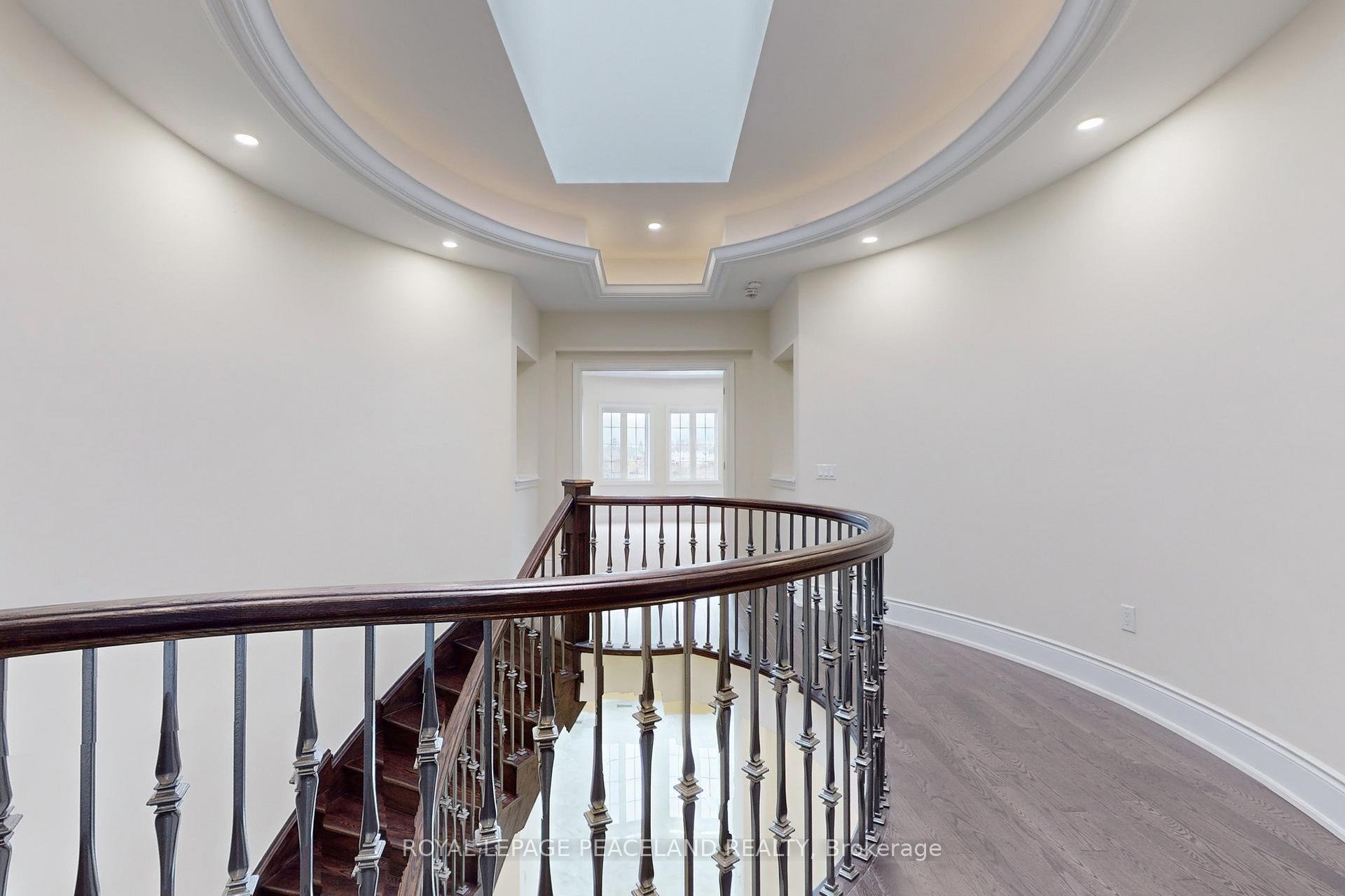 Photo 17 of 20 Rolling Green Court, Vaughan, Kleinburg — HOMEH